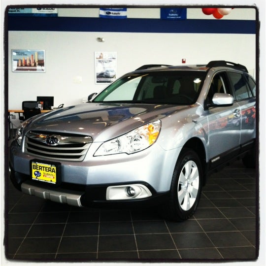 รูปภาพถ่ายที่ Bertera Subaru of Hartford โดย Rachel เมื่อ 7/29/2012