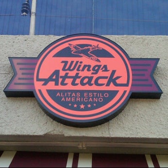 Foto tomada en Wings Attack  por Mau A. el 2/18/2012