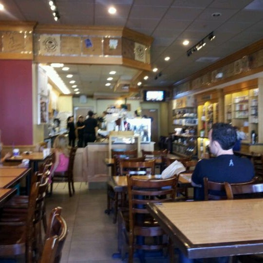 3/4/2012 tarihinde Larry J.ziyaretçi tarafından The Coffee Bean &amp; Tea Leaf'de çekilen fotoğraf