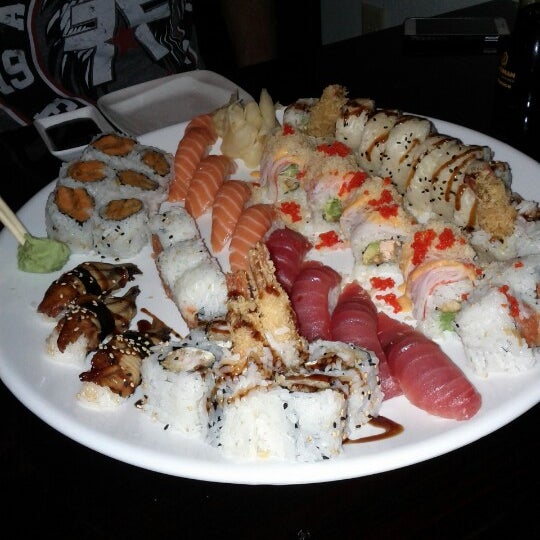 Photo prise au Fujiyama Sushi par Ed B. le8/14/2012