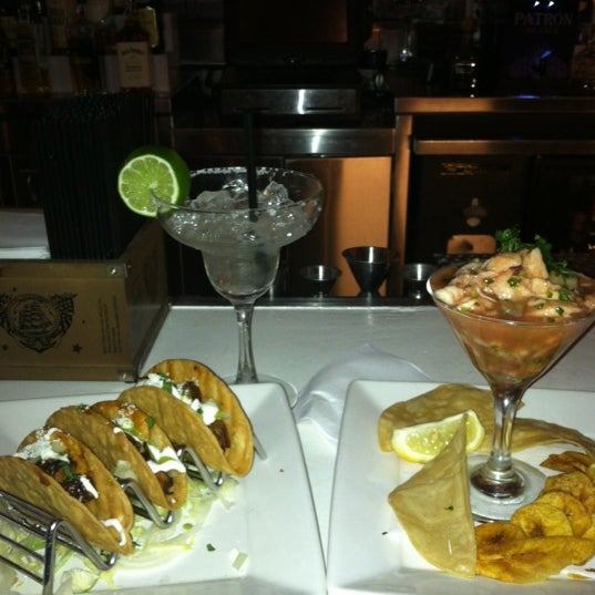 3/15/2012 tarihinde Rony L.ziyaretçi tarafından Coconuts Beach Bar and Mexican Grill'de çekilen fotoğraf