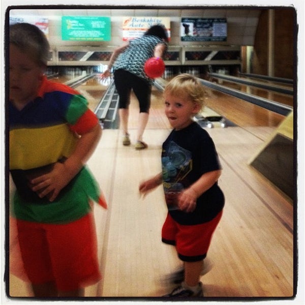 Photo taken at Sky Top Lanes by Chelley L. on 7/14/2012