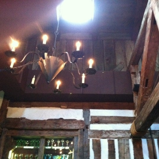 6/16/2012에 Claire M.님이 The Fox &amp; Hounds Restaurant &amp; Tavern에서 찍은 사진