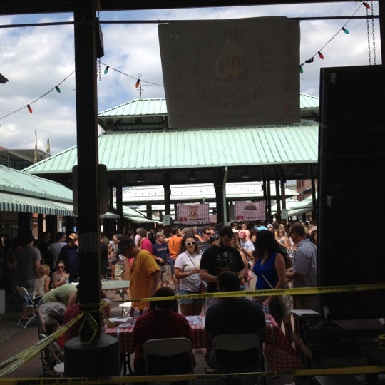 Photo taken at 17th Street Farmer&#39;s Market by Annie T. on 8/12/2012