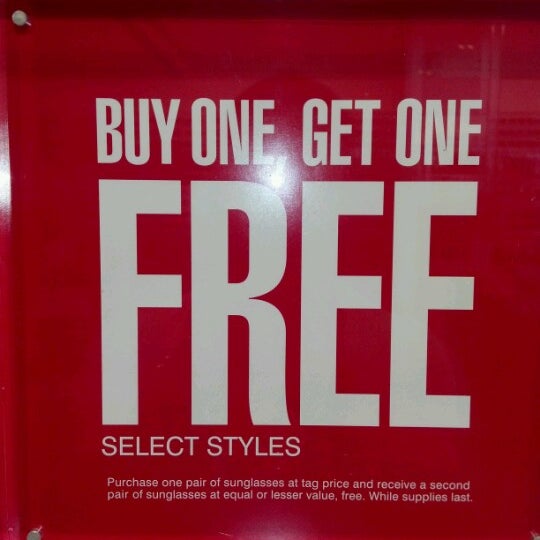 Sunglass Hut Accessories Store