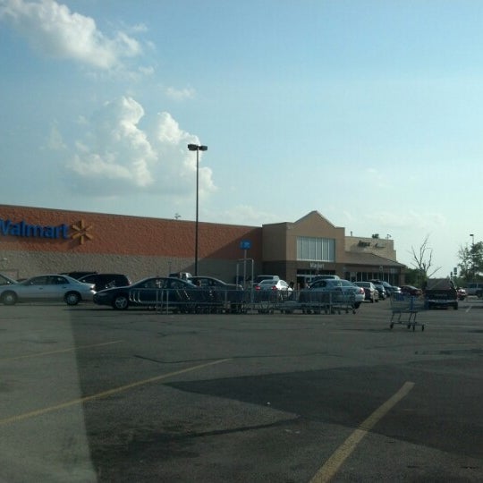 Walmart Supercenter Big Box Store in Richmond