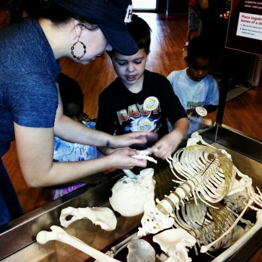 รูปภาพถ่ายที่ Museum of Discovery โดย Casey P. เมื่อ 3/17/2012