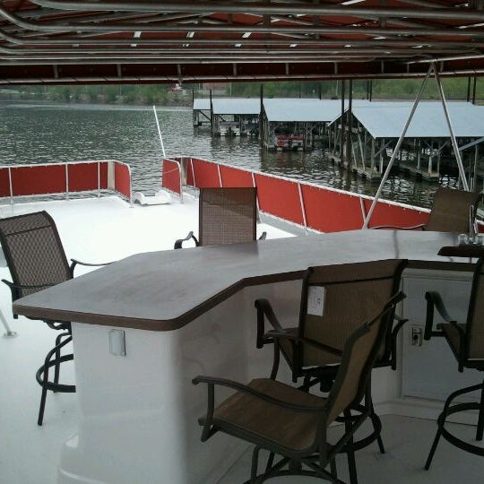 S & S Houseboat Rental Lansing, IA