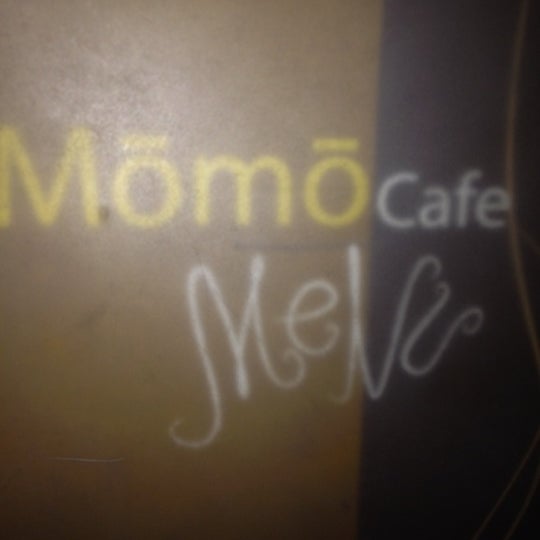 Foto diambil di Momo Cafe oleh Tracy C. pada 7/3/2012