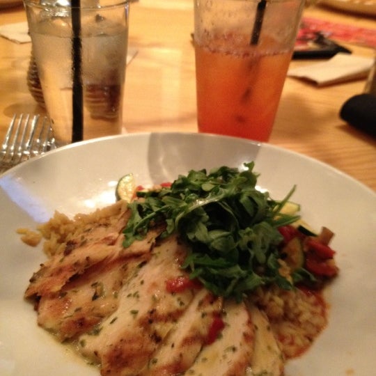 Photo taken at BJ&#39;s Restaurant &amp; Brewhouse by Johanna &quot;always room for dessert&quot; L. on 4/10/2012