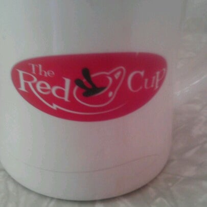 รูปภาพถ่ายที่ The Red Cup โดย kelley w. เมื่อ 7/3/2012