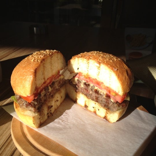 Komşu Kasap Burger Beşiktaş�ta Burger Dükkanı