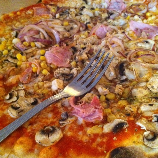 Das Foto wurde bei Prégo Pizza von Burkie am 6/28/2012 aufgenommen