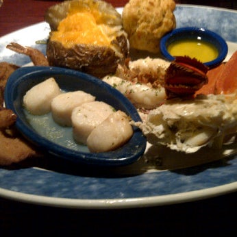 Photo taken at Red Lobster by Sherrl C. on 6/17/2012