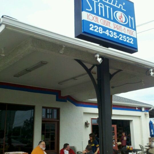 Photo prise au Ole Biloxi Fillin&#39; Station par Chuck E. le2/17/2012