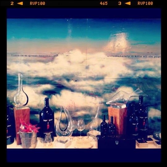 8/31/2012にLaura M.がhope &amp; grace Winesで撮った写真