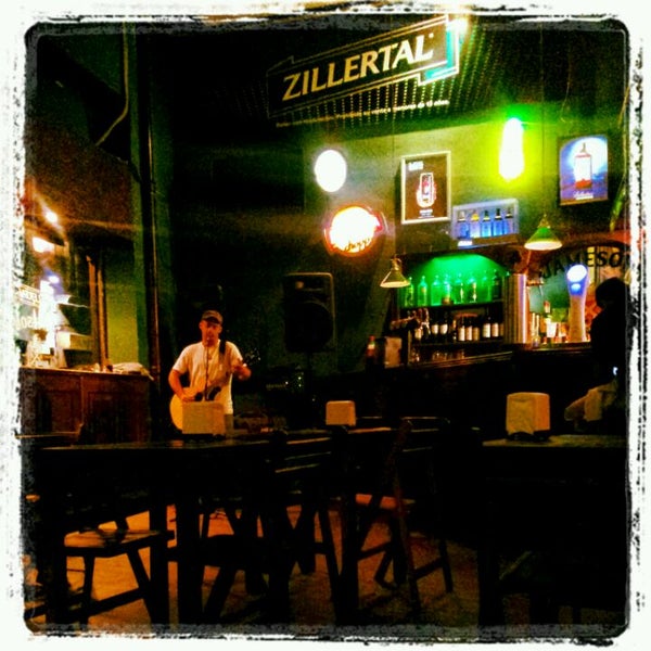 5/30/2012 tarihinde Guille P.ziyaretçi tarafından The Shannon Irish Pub'de çekilen fotoğraf