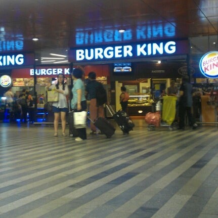 6/30/2012 tarihinde Матвейziyaretçi tarafından Burger King'de çekilen fotoğraf