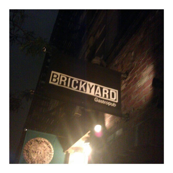 8/18/2012 tarihinde Mik S.ziyaretçi tarafından Brickyard Gastropub'de çekilen fotoğraf
