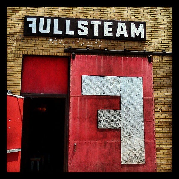 Foto diambil di Fullsteam Brewery oleh Whitney M. pada 7/29/2012