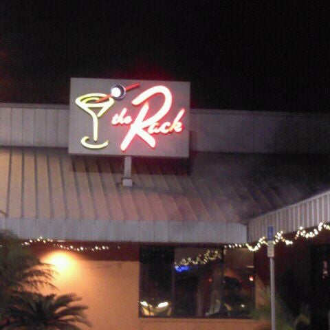 Das Foto wurde bei The Rack Sushi Bar &amp; Billiards Lounge von TeddyBear Cliff K. am 2/27/2012 aufgenommen