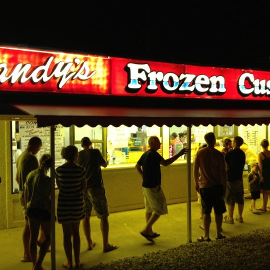 6/17/2012 tarihinde David C.ziyaretçi tarafından Randy&#39;s Frozen Custard'de çekilen fotoğraf