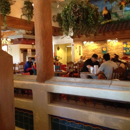 Снимок сделан в Macayo&#39;s Mexican Food пользователем Steve D. 6/17/2012