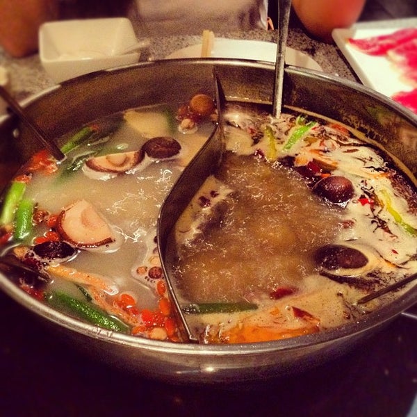 Foto tomada en Little Sheep Mongolian Hot Pot (小肥羊)  por Marc S. el 8/27/2012