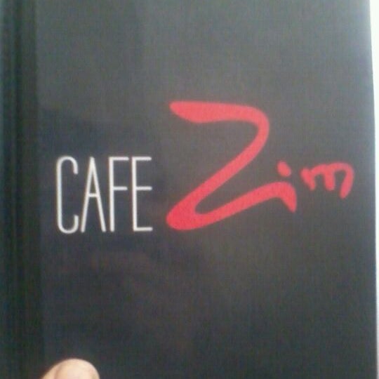 Foto diambil di Café Zim oleh Júnior J. pada 2/10/2012