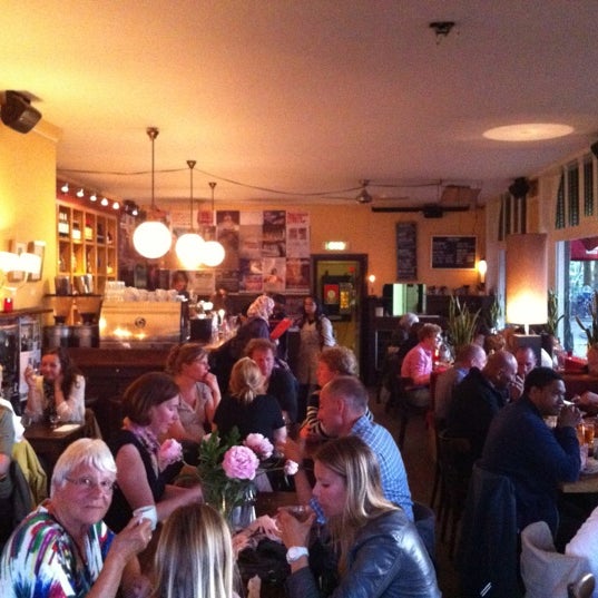 6/1/2012 tarihinde Robert P.ziyaretçi tarafından Café Schinkelhaven'de çekilen fotoğraf