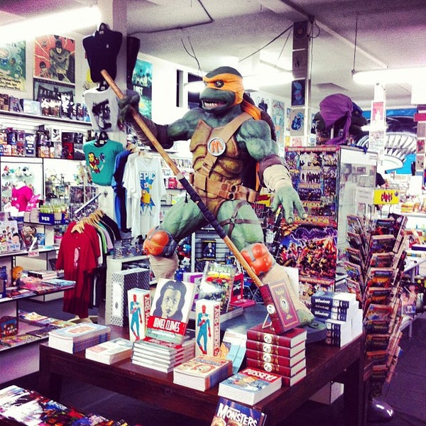 Photo taken at Meltdown Comics and Collectibles by Tim G. on 6/16/2012