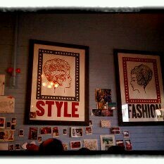 2/9/2012 tarihinde Stacey D.ziyaretçi tarafından Slim Goodies Diner'de çekilen fotoğraf