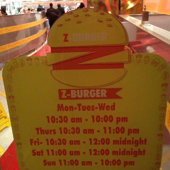 Foto scattata a Z-Burger da Samuel B. il 2/15/2012