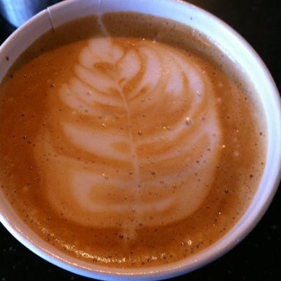 รูปภาพถ่ายที่ Sunergos Coffee โดย Mark R. เมื่อ 7/30/2012