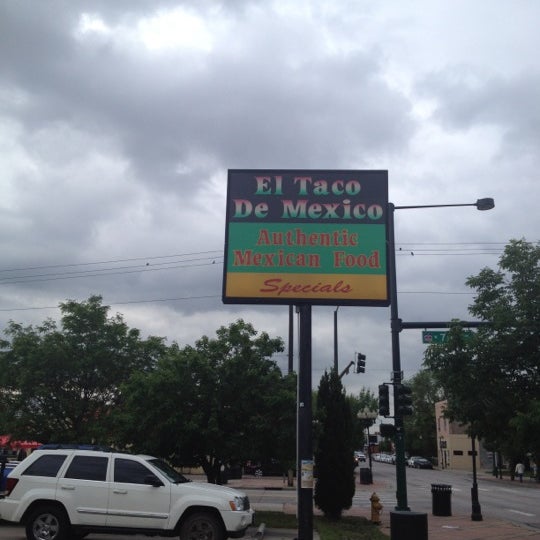 5/19/2012 tarihinde Rebel S.ziyaretçi tarafından El Taco De Mexico'de çekilen fotoğraf