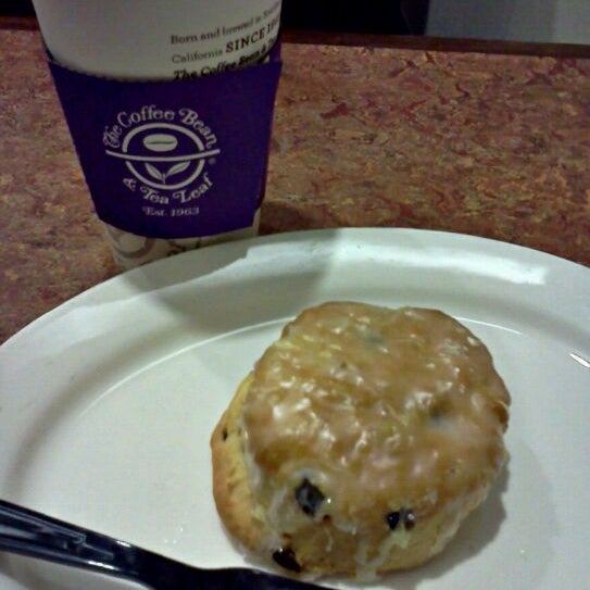 Photo taken at The Coffee Bean &amp; Tea Leaf by Christopher R. on 2/21/2012