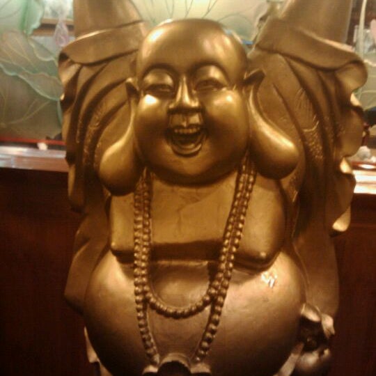 Снимок сделан в The Golden Buddha пользователем Randy B. 4/20/2012
