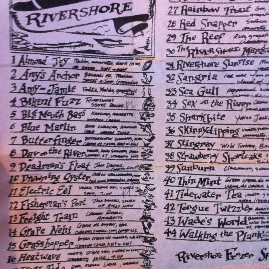 6/9/2012 tarihinde Staceyziyaretçi tarafından Tim&#39;s Rivershore Restaurant and Crabhouse'de çekilen fotoğraf