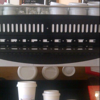 5/3/2012에 Sharon M.님이 Rocaccino Rockin&#39; Coffee에서 찍은 사진