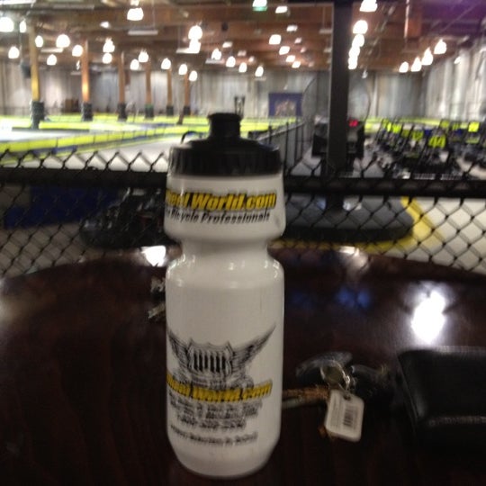 7/11/2012 tarihinde Henry S.ziyaretçi tarafından Racer&#39;s Edge Indoor Karting'de çekilen fotoğraf