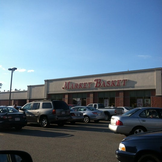 Market Basket Grocery Store in Fitchburg