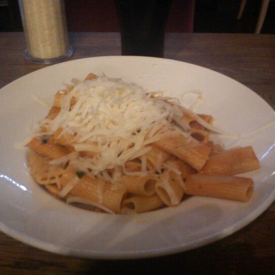 Das Foto wurde bei Toscana Italian Restaurant von Richard O. am 6/25/2012 aufgenommen