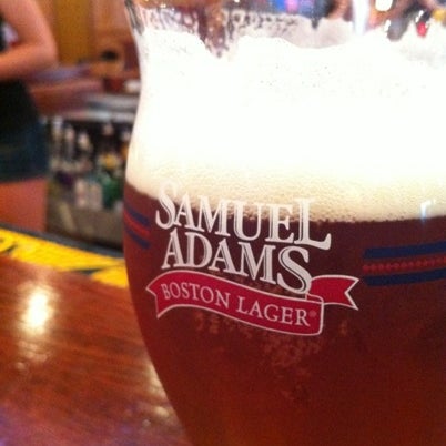Foto diambil di Brothers Bar &amp; Grill MPLS oleh Phillip S. pada 8/13/2012