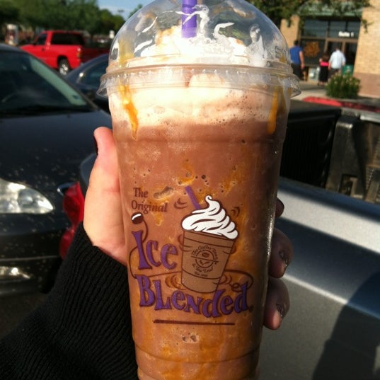 Photo prise au The Coffee Bean &amp; Tea Leaf par Brittany L. le9/5/2012