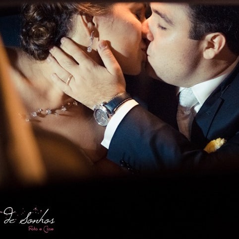 Linda fotografia e cine de casamento. Vale a pena conferir im pouquinho do trabalho no site www.ateliedesonhos.com.br