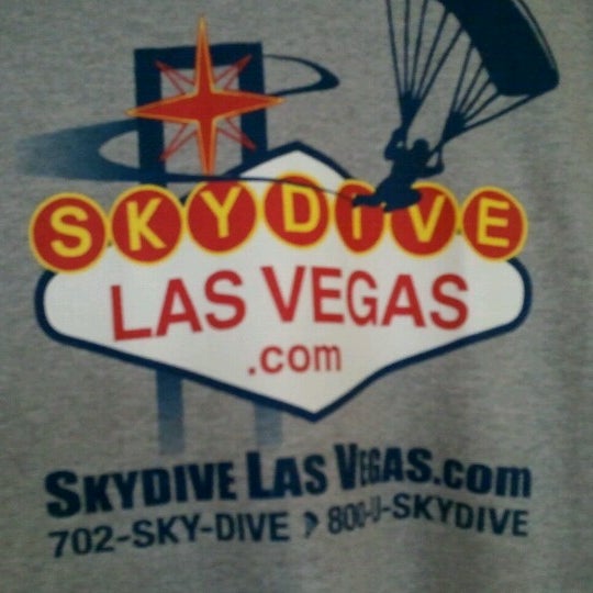 8/27/2012にBenji S.がSkydive Las Vegasで撮った写真