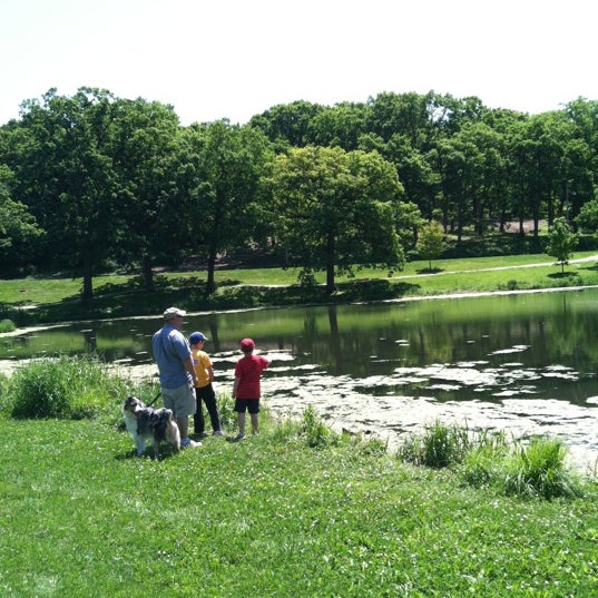 รูปภาพถ่ายที่ Greenwood Park โดย Kari S. เมื่อ 5/13/2012