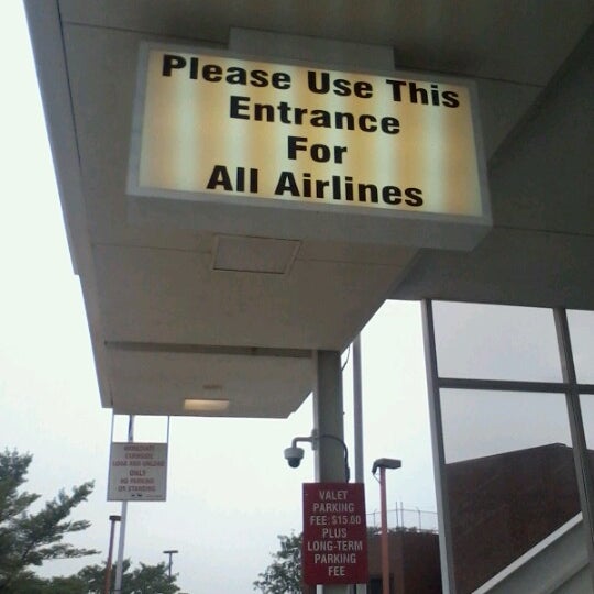 Foto diambil di Lehigh Valley International Airport (ABE) oleh Lavela R. pada 8/14/2012