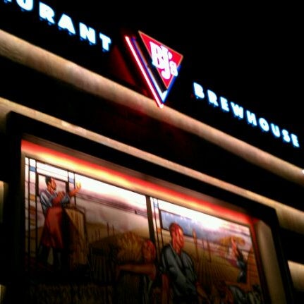 Foto scattata a BJ&#39;s Restaurant &amp; Brewhouse da alison il 2/11/2012
