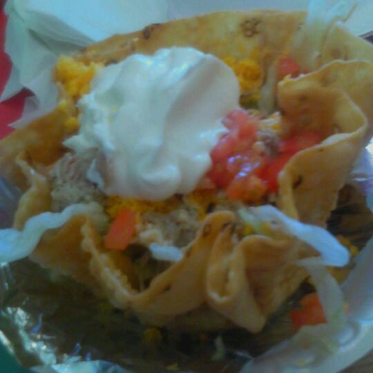 5/29/2012 tarihinde Britt P.ziyaretçi tarafından Carolina&#39;s Mexican Food'de çekilen fotoğraf